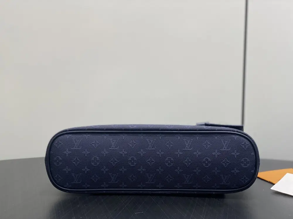 Louis Vuitton A bag тоут Open Smile denim 24 cm — Photo 4