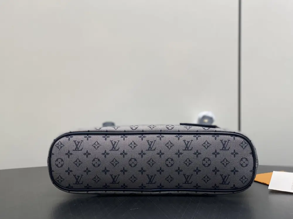 Louis Vuitton Сумка тоут Open Smile джинсова 24 см — Фото 4