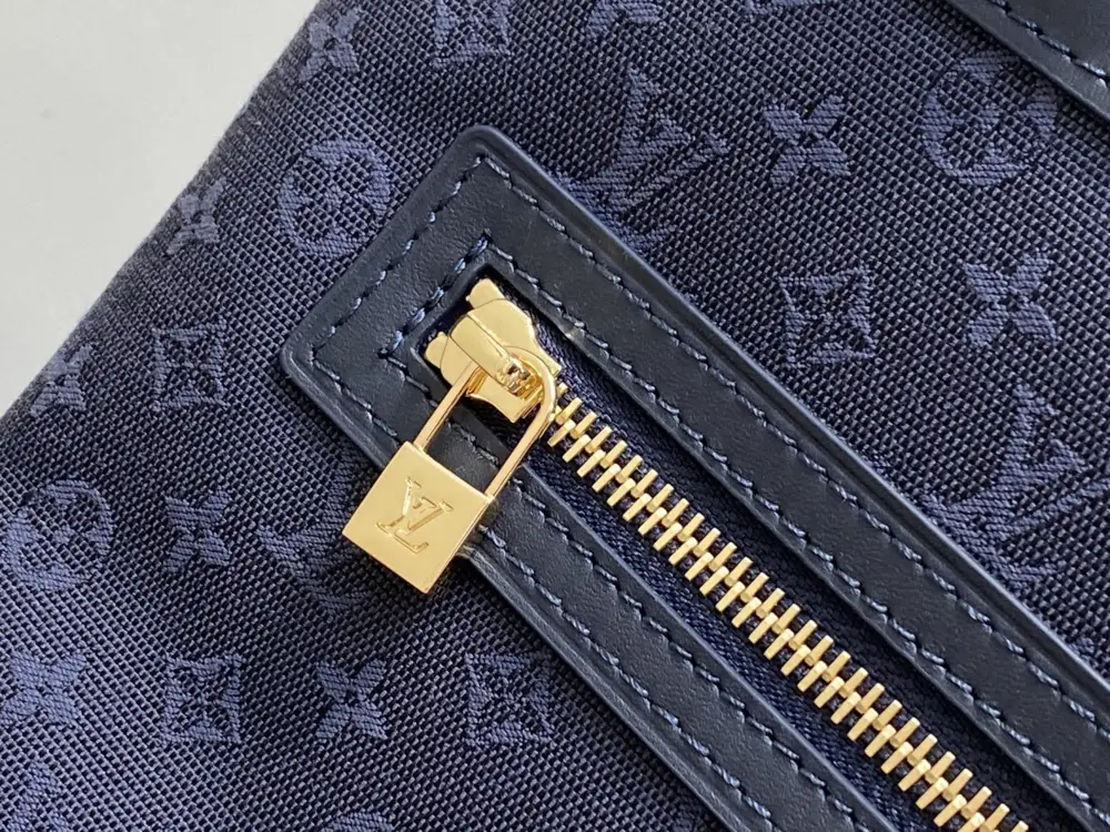 Louis Vuitton A bag тоут Open Smile denim 24 cm — Photo 5