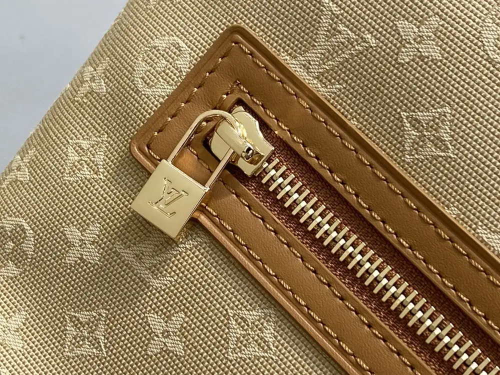 Louis Vuitton Сумка тоут Open Smile джинсова 24 см — Фото 5