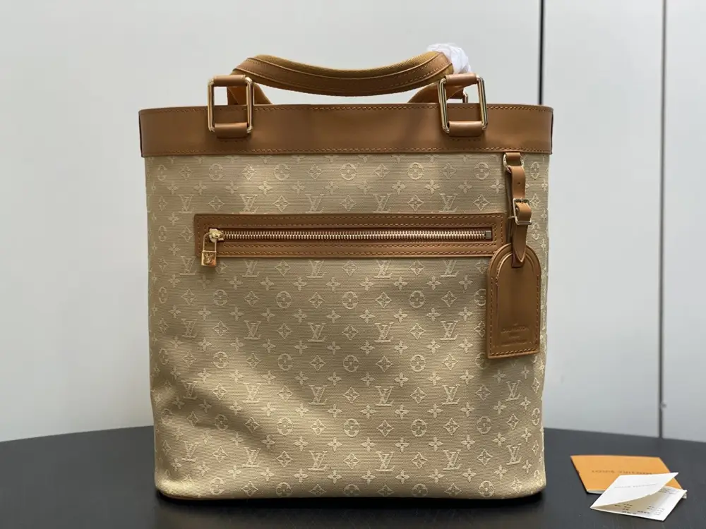 Louis Vuitton — Сумка тоут Open Smile джинсовая 30 см