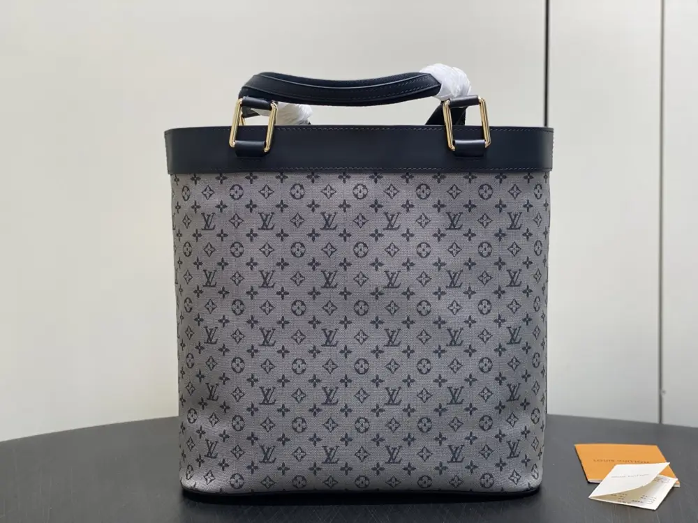 Louis Vuitton A bag тоут Open Smile denim 30 cm — Photo 3