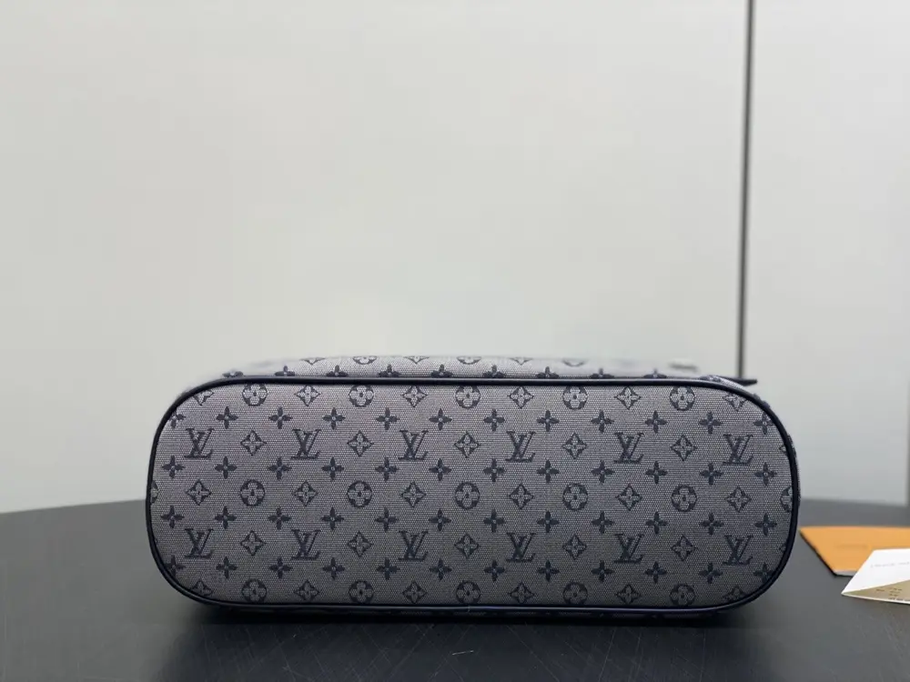 Louis Vuitton A bag тоут Open Smile denim 30 cm — Photo 4
