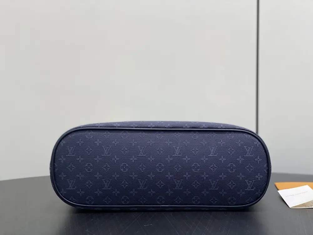 Louis Vuitton Сумка тоут Open Smile джинсова 30 см — Фото 4