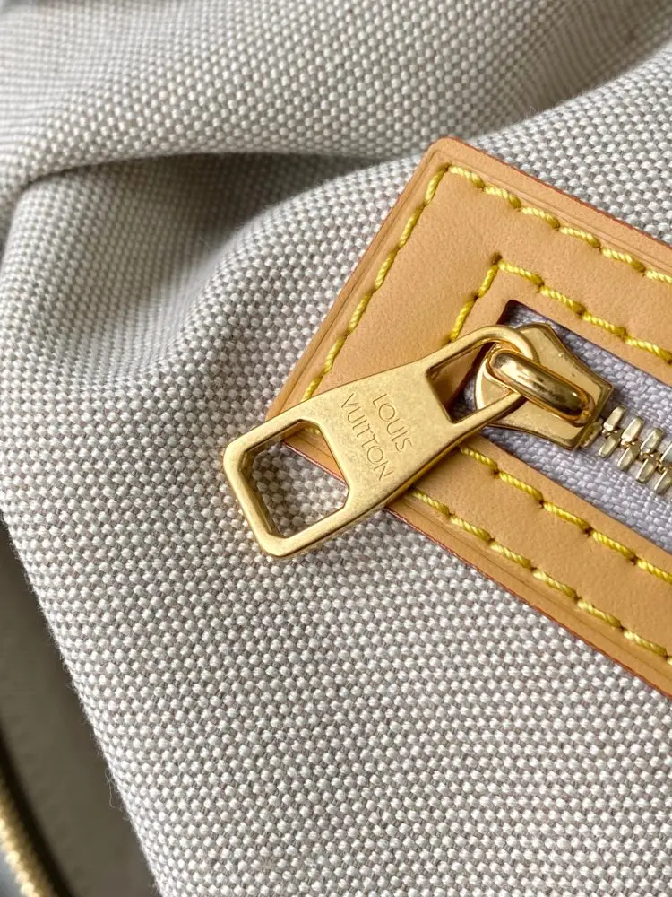 Louis Vuitton Сумка Vagabond Hobo 38 см — Фото 4