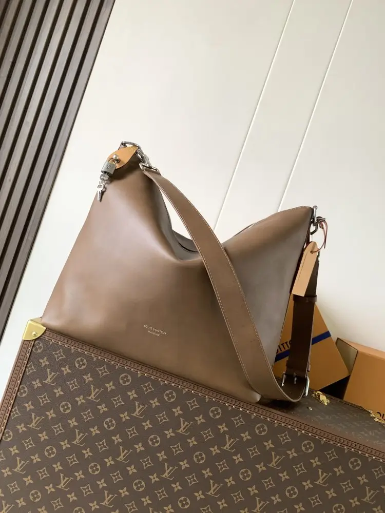Louis Vuitton — A bag Vagabond Hobo 48 cm