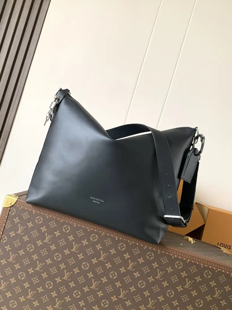 Louis Vuitton — Сумка Vagabond Hobo 48 см