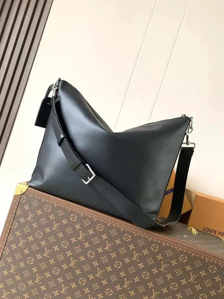 Louis Vuitton Сумка Vagabond Hobo 48 см — Фото 3