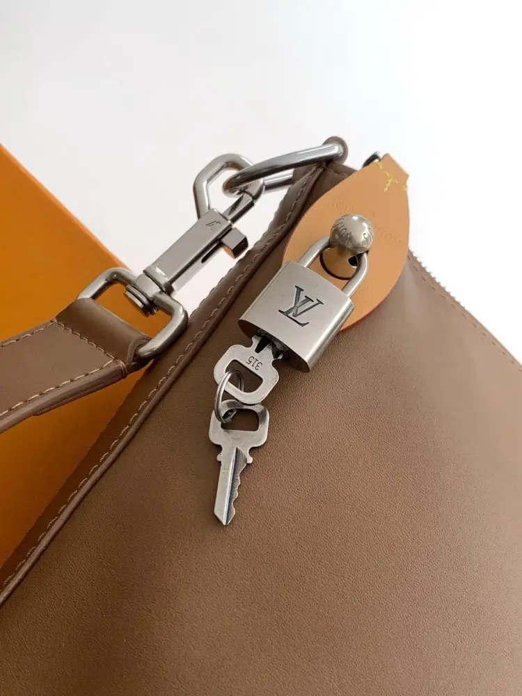Louis Vuitton Сумка Vagabond Hobo 48 см — Фото 5