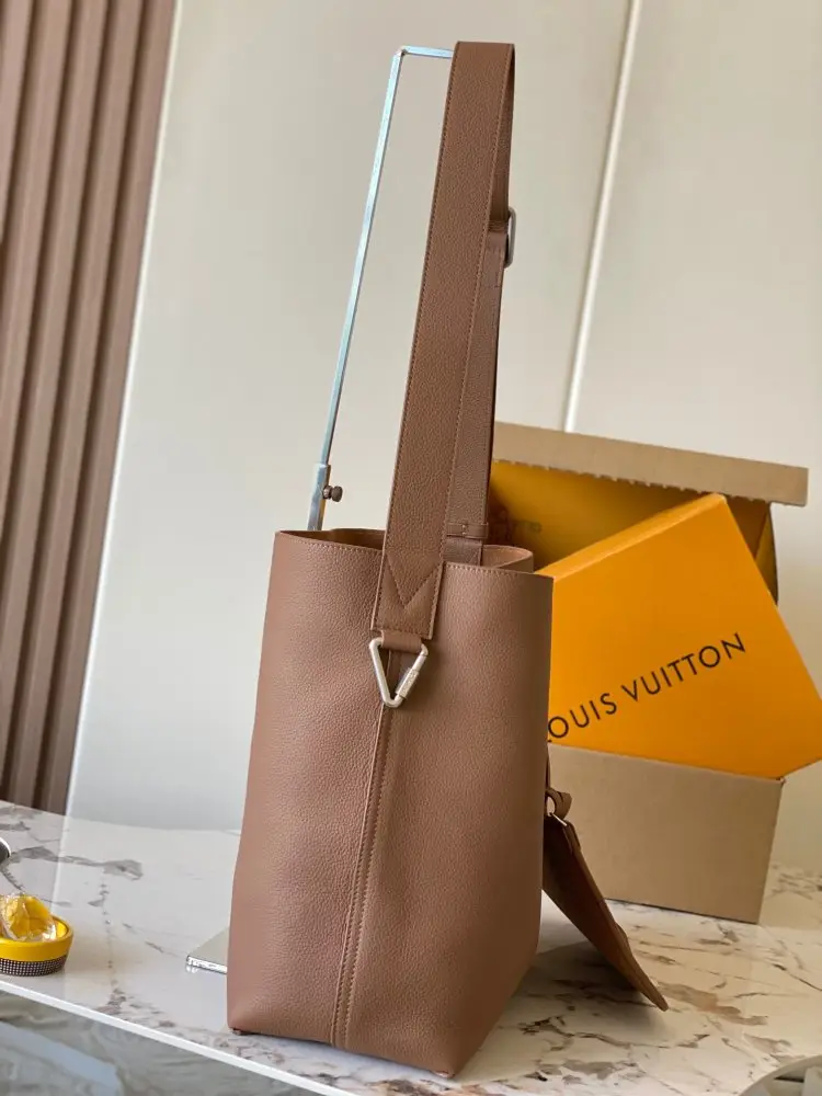 Louis Vuitton Сумка VERSO HOBO 30 см — Фото 2