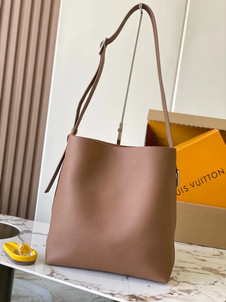 Louis Vuitton Сумка VERSO HOBO 30 см — Фото 3