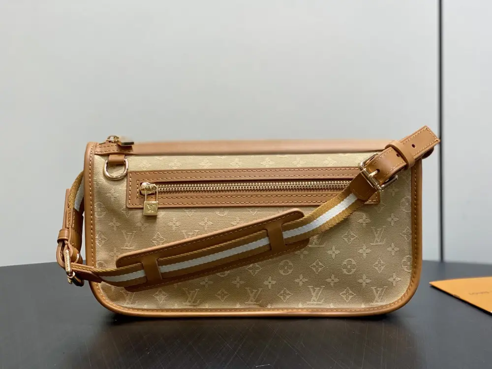Louis Vuitton A bag Vivian 29 cm denim — Photo 1