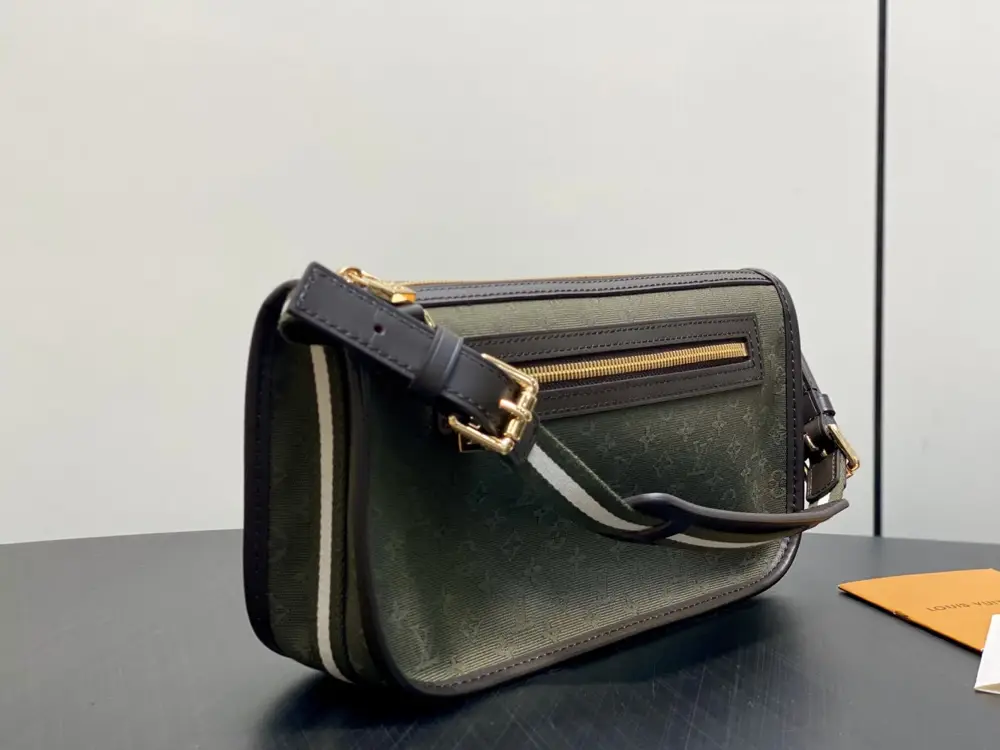 Louis Vuitton A bag Vivian 29 cm denim — Photo 3