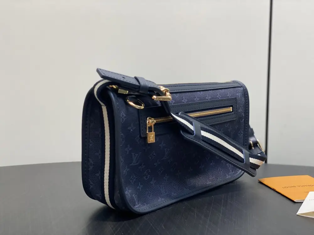 Louis Vuitton A bag Vivian 29 cm denim — Photo 3