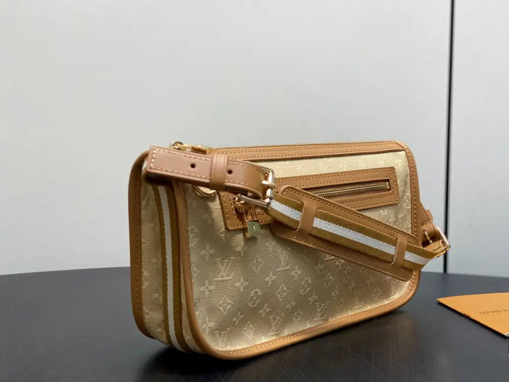 Louis Vuitton A bag Vivian 29 cm denim — Photo 3