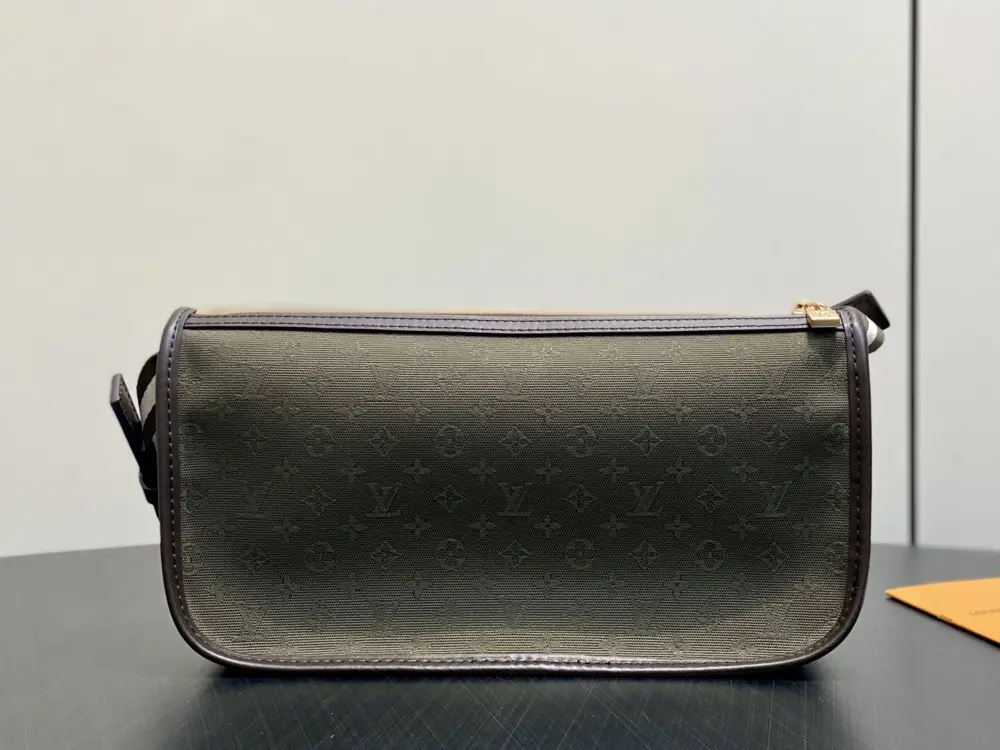 Louis Vuitton A bag Vivian 29 cm denim — Photo 4
