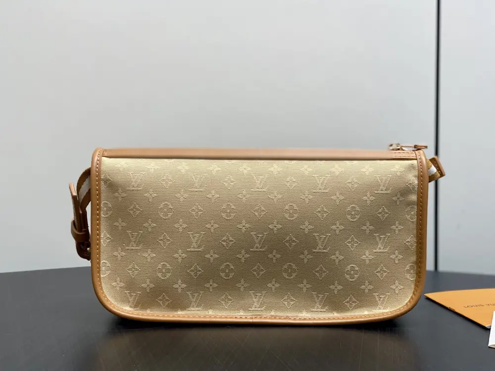 Louis Vuitton A bag Vivian 29 cm denim — Photo 4