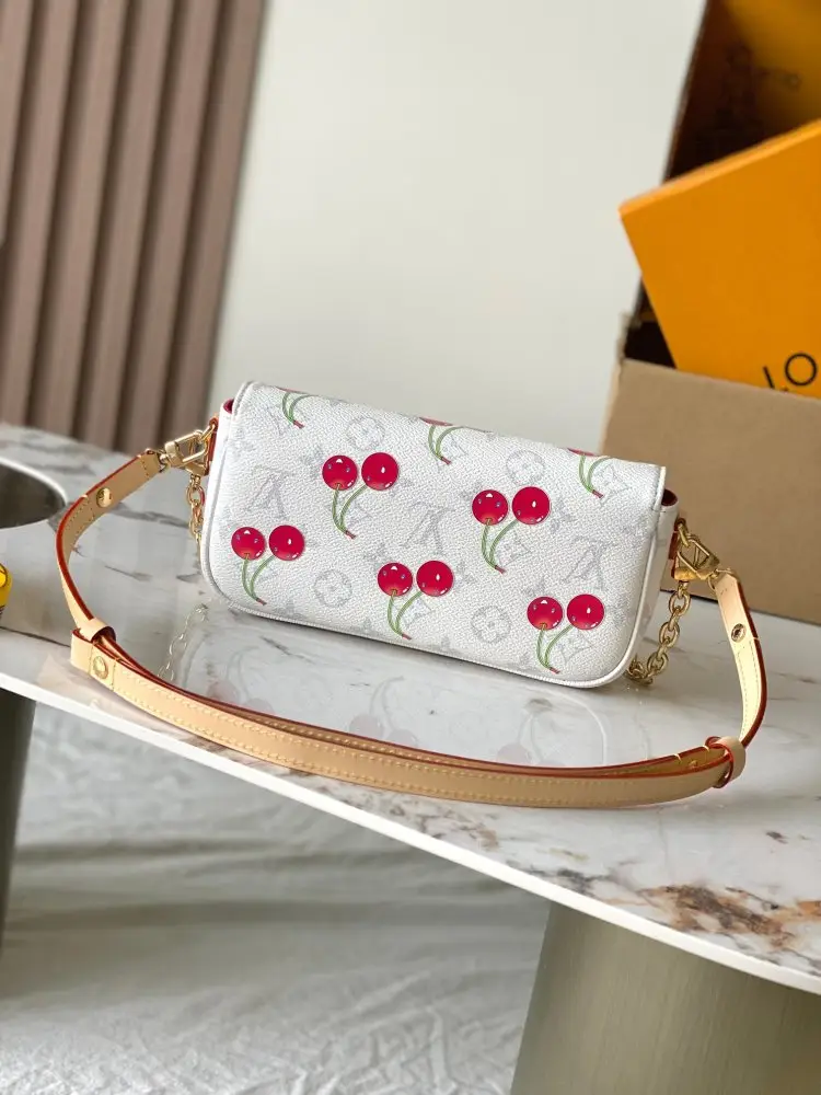Louis Vuitton Сумка Wallet On Chain Ivy 23 см — Фото 3