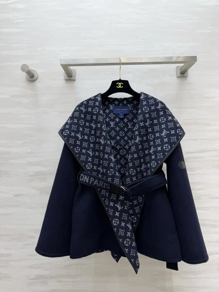 Louis Vuitton — Короткий жіноче пальто