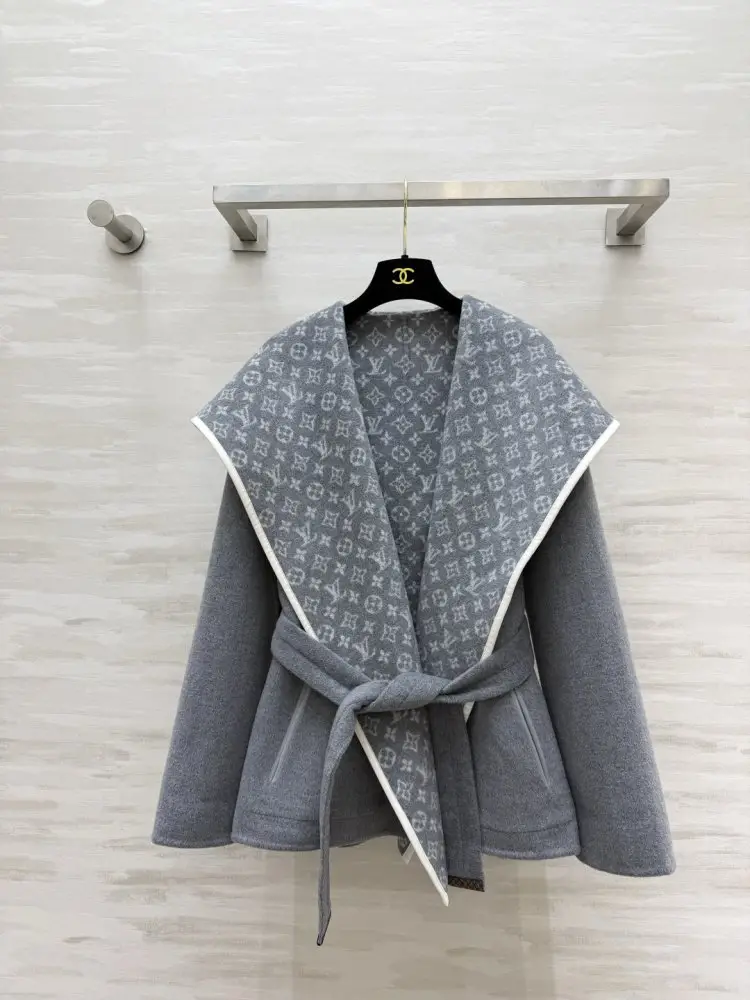 Louis Vuitton Короткое женское пальто — Фото 1