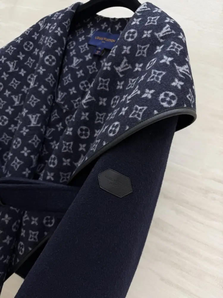 Louis Vuitton A short women's coat — Photo 5