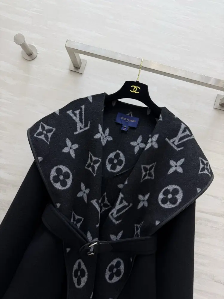 Louis Vuitton Короткий жіноче пальто — Фото 5