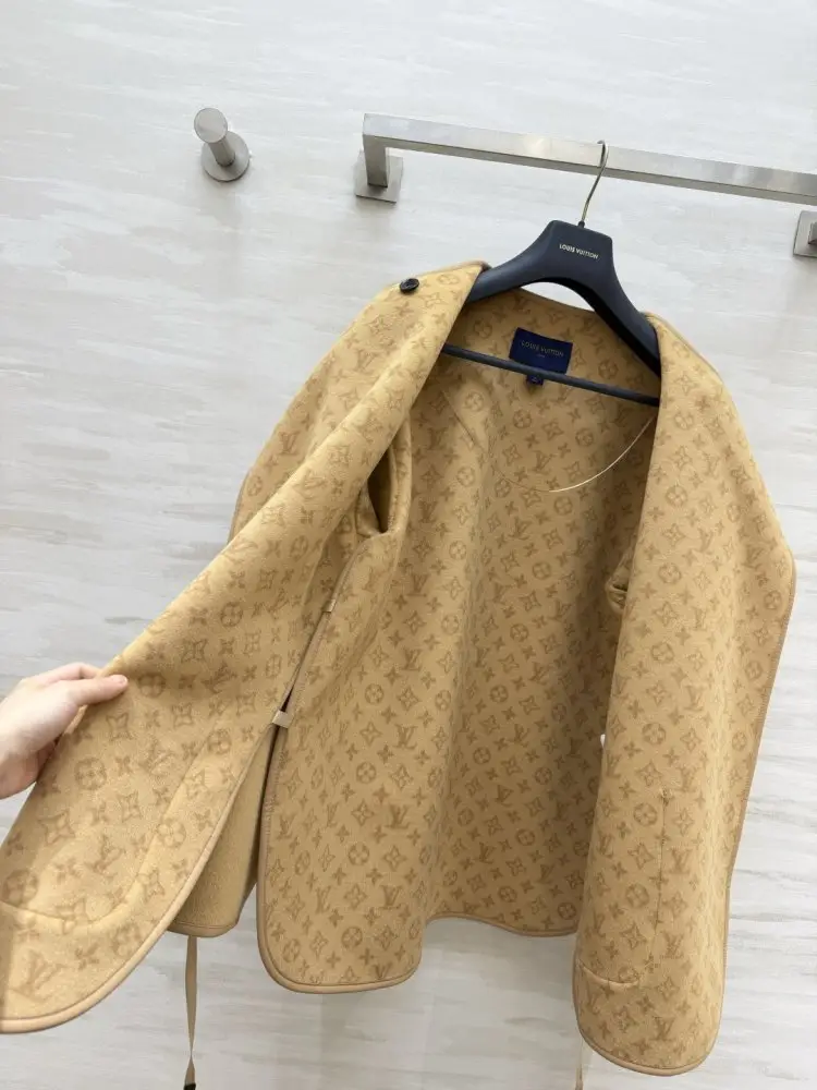 Louis Vuitton Короткое женское пальто — Фото 5