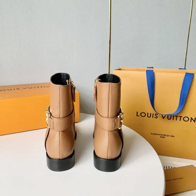 Louis Vuitton Ботильоны на плоской подошве с металлической пряжкой — Фото 3