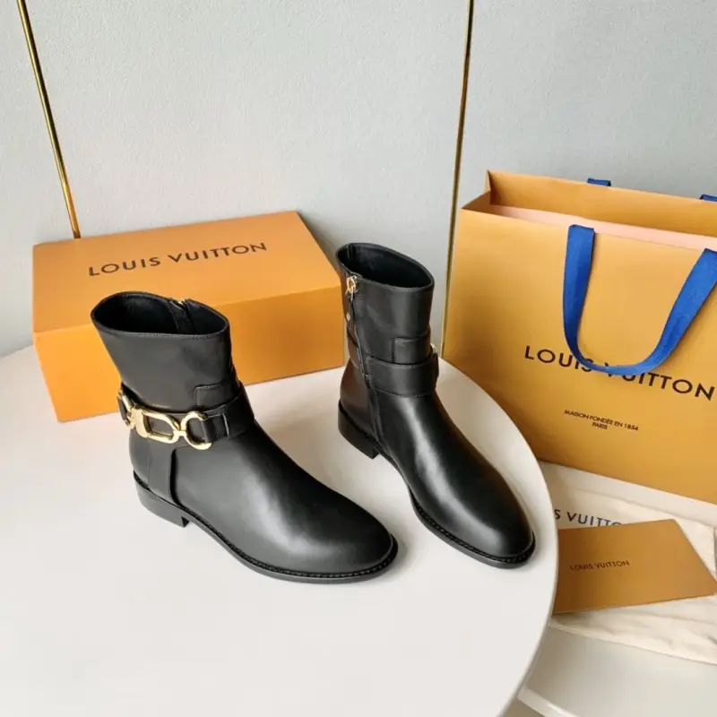 Louis Vuitton Ботильйони на плоскою підошві з металевої пряжкою — Фото 4