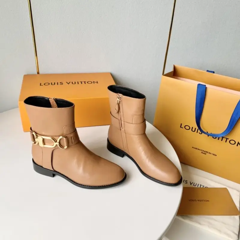Louis Vuitton Ботильоны на плоской подошве с металлической пряжкой — Фото 4