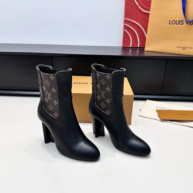 Louis Vuitton — Ботильйони на високому підборах з гострим носком