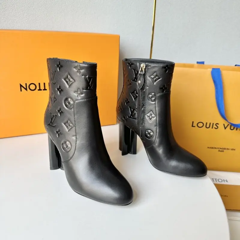 Louis Vuitton — Ботильйони на високому підборах