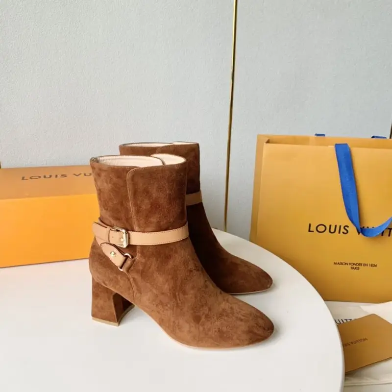 Louis Vuitton — Ботильоны на высоком каблуке