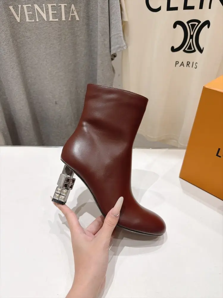 Louis Vuitton Ankle boots on high heel — Photo 5