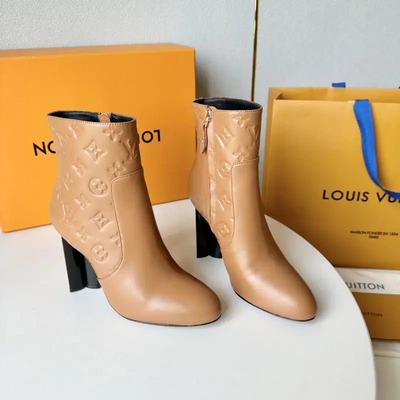 Louis Vuitton Ankle boots on high heel — Photo 5