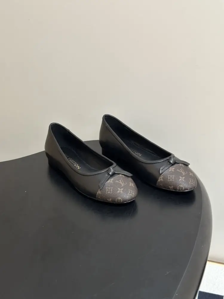 Louis Vuitton — Ballet shoes Bailarina Darling LV x TM