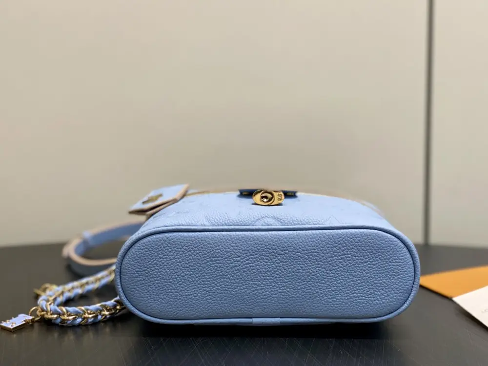 Louis Vuitton Blue leather a bag-clutch VANITY CHAIN POUCH 19 cm — Photo 4