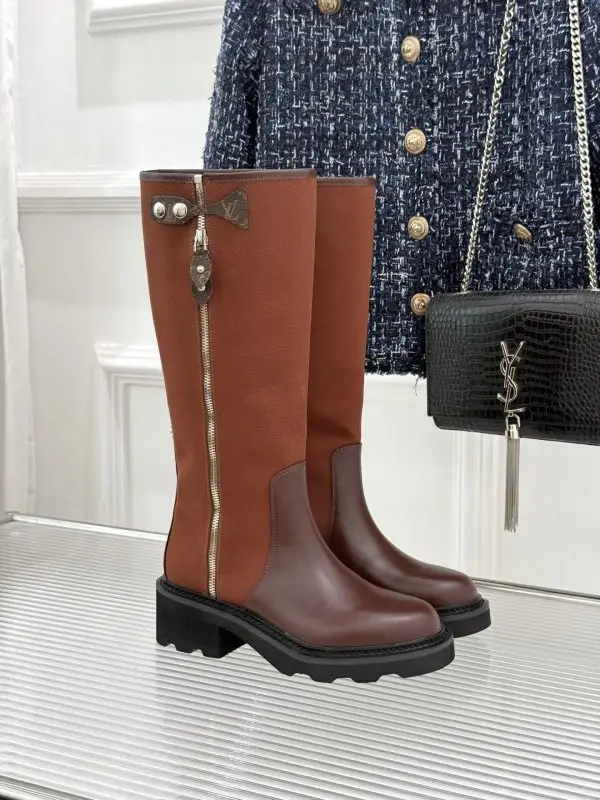 Louis Vuitton — Boots on thick soled from side lightning