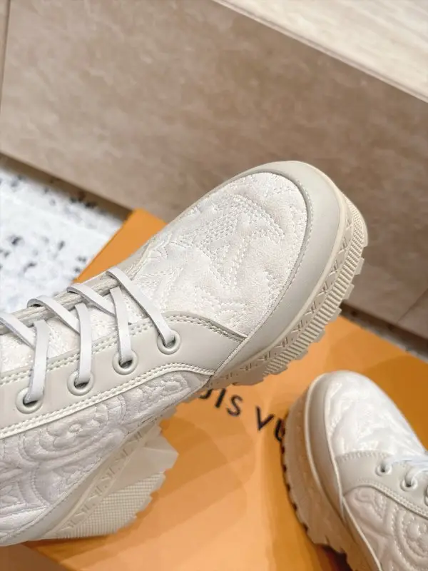 Louis Vuitton Черевики жіночі на хутрі — Фото 4