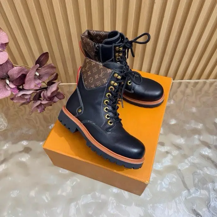 Louis Vuitton — Черевики жіночі