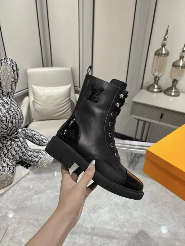 Louis Vuitton — Черевики жіночі