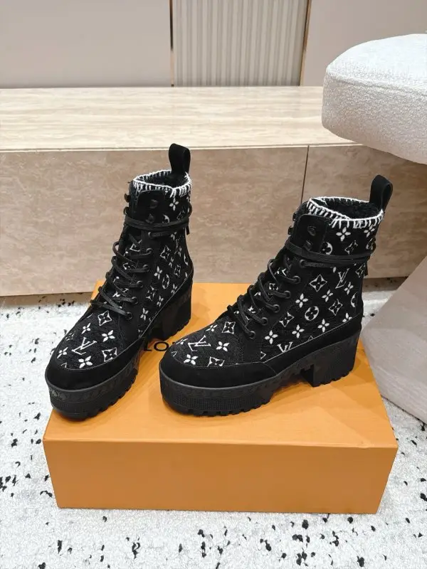 Louis Vuitton — Ботинки женские