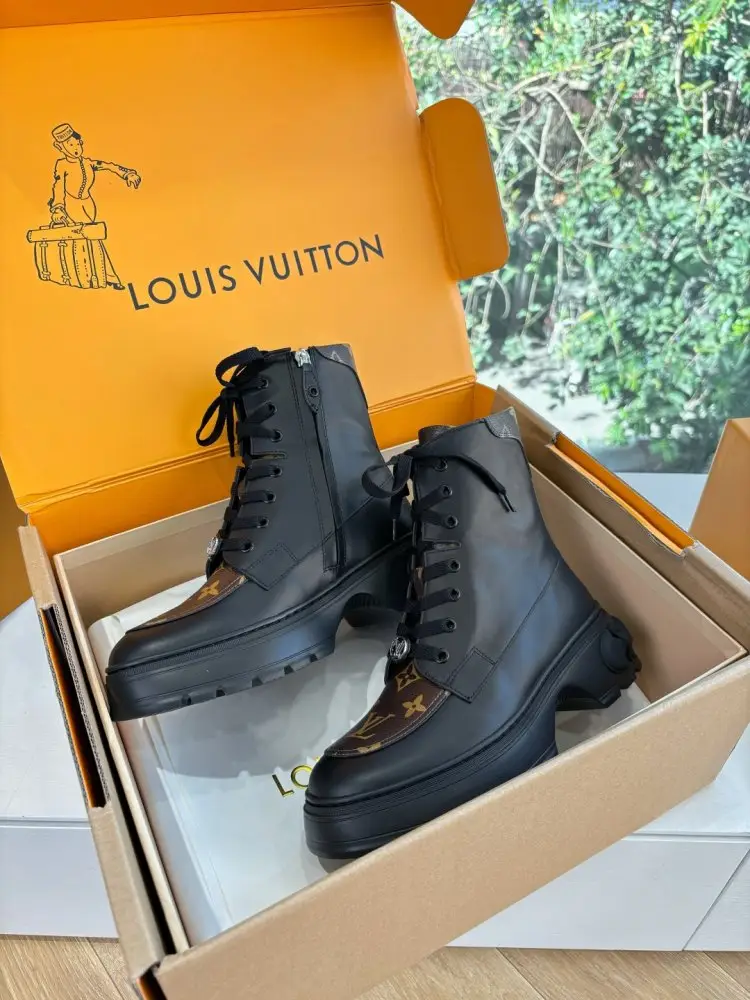 Louis Vuitton — Черевики жіночі