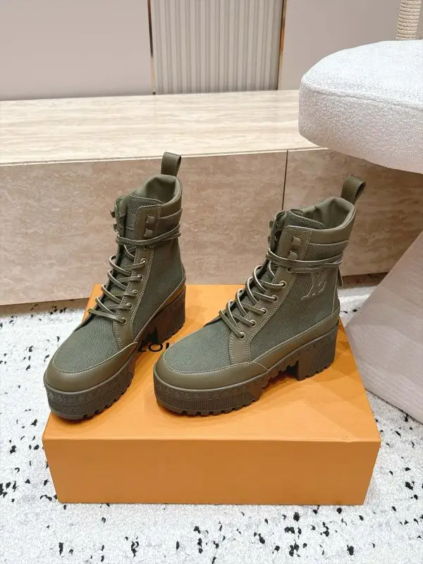Louis Vuitton Boots women's — Photo 1