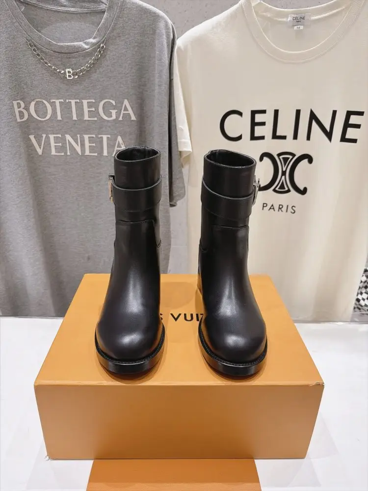 Louis Vuitton Boots women's — Photo 1