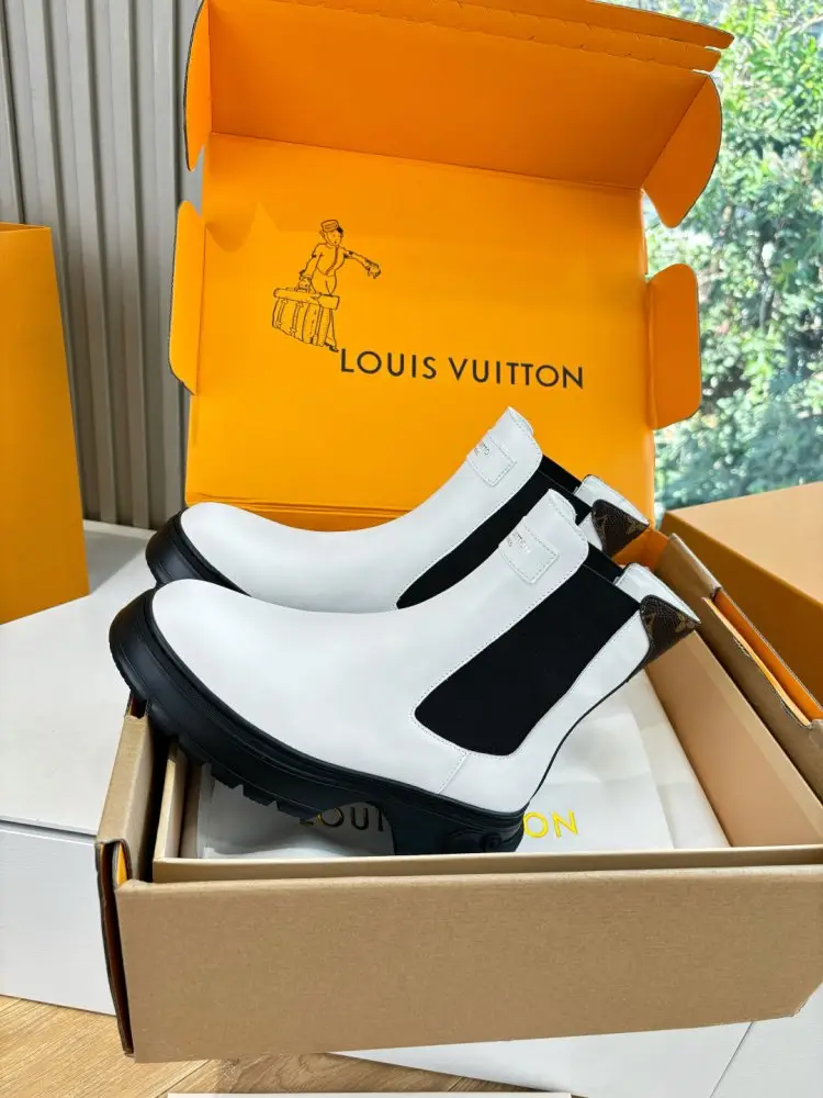 Louis Vuitton Boots women's — Photo 2