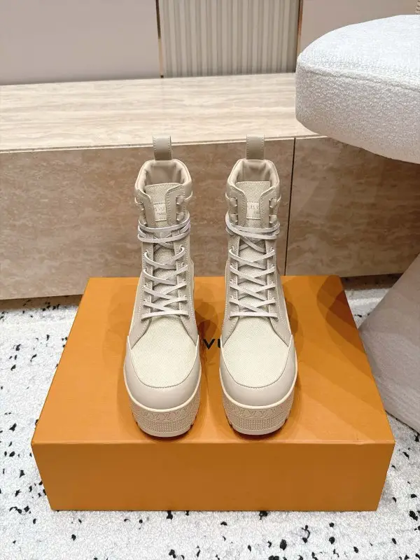 Louis Vuitton Boots women's — Photo 2