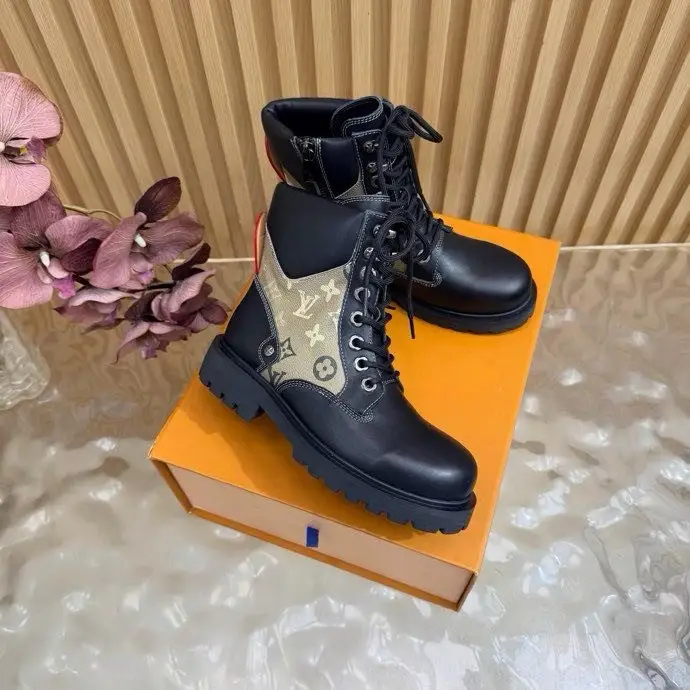 Louis Vuitton Boots women's — Photo 2