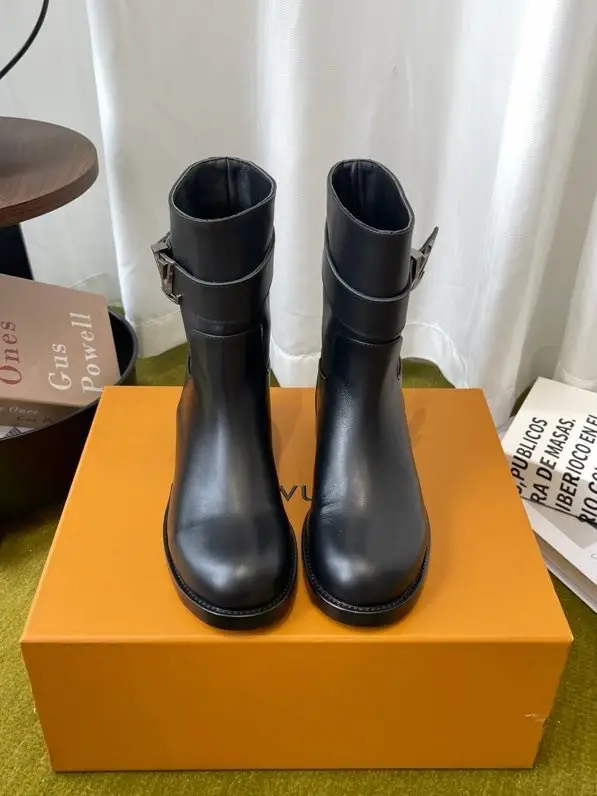 Louis Vuitton Boots women's — Photo 2