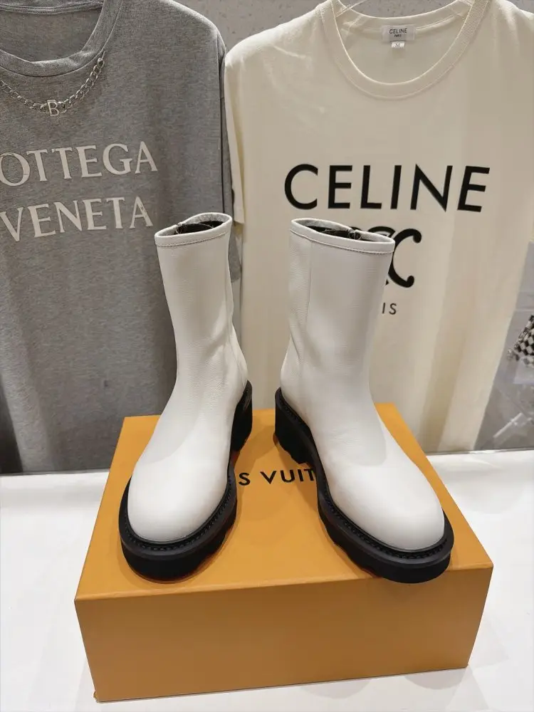 Louis Vuitton Boots women's — Photo 2